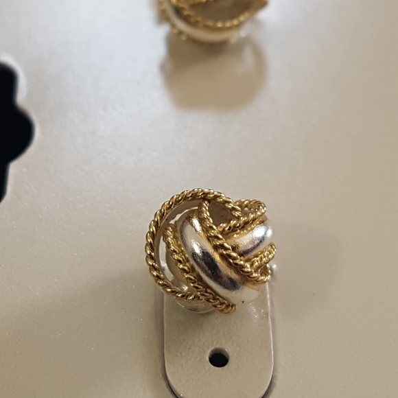 Sterling Silver Love Knot stud earrings - Picture 4 of 6